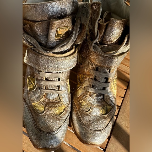 MCM 24K Gold Wedge Sneakers - Picture 5 of 16